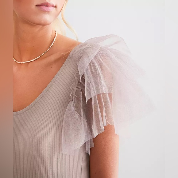 NWT Willow & Root Ribbed Knit Top With Tulle Sleeves 🤍 - Picture 3 of 4